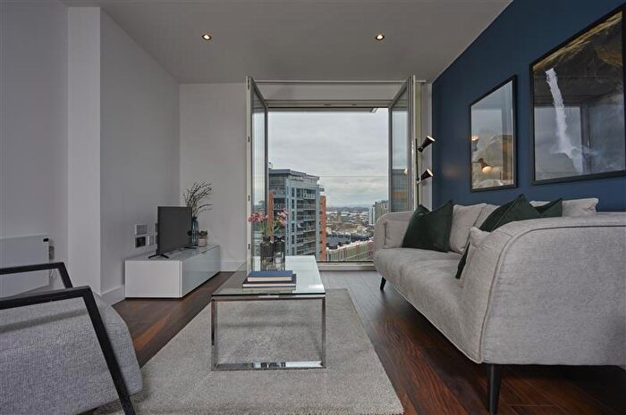 2 Bedroom Apartment To Rent In New Bridge Street Salford, M3