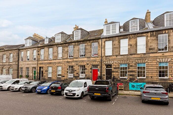 2 Bedroom Apartment For Sale In A Albany Street, Edinburgh, EH1