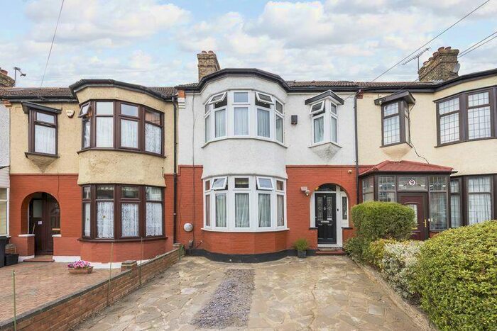 5 Bedroom Terraced House To Rent In Grangeway Gardens, Ilford, IG4