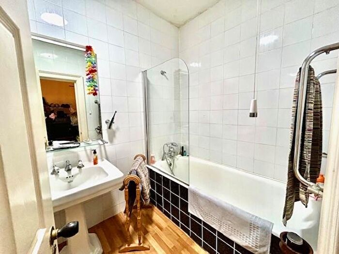 2 Bedroom Apartment To Rent In Kings Buildings, Chester, CH1