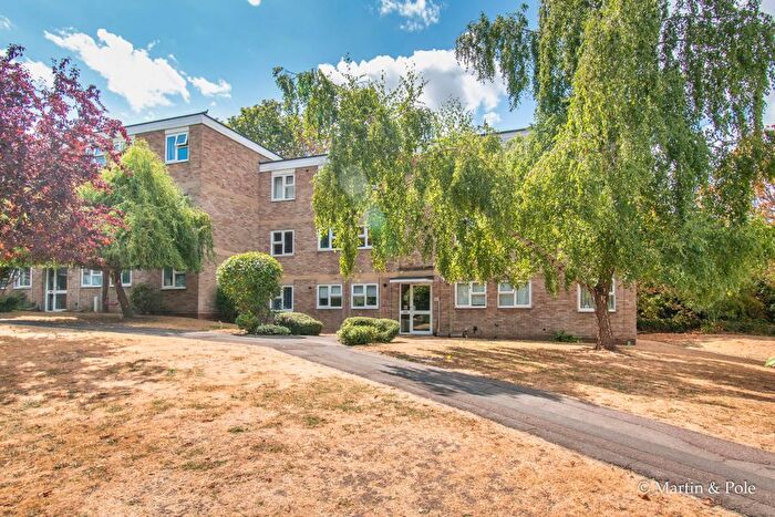 2 Bedroom Flat For Sale In Malvern Close, Addington Road, Reading, RG1