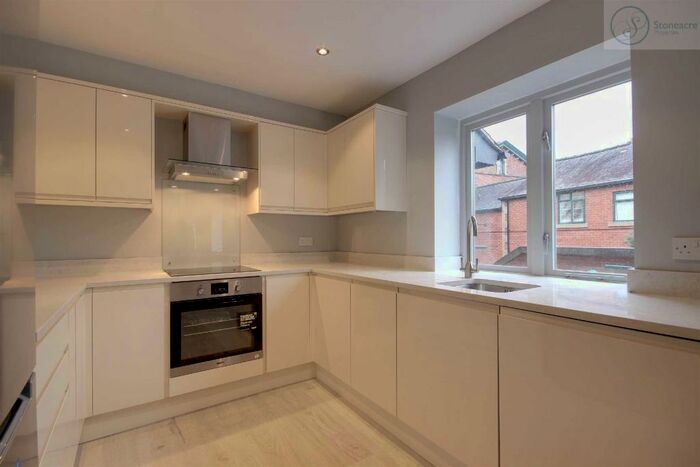 2 Bedroom Flat To Rent In Beech House, Woodhouse Cliff, Leeds, LS6