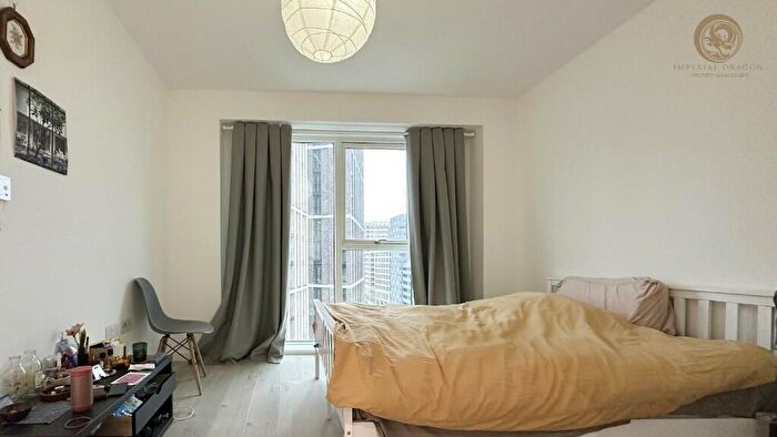 2 Bedroom Flat For Sale In Heartwell Avenue, London, E16
