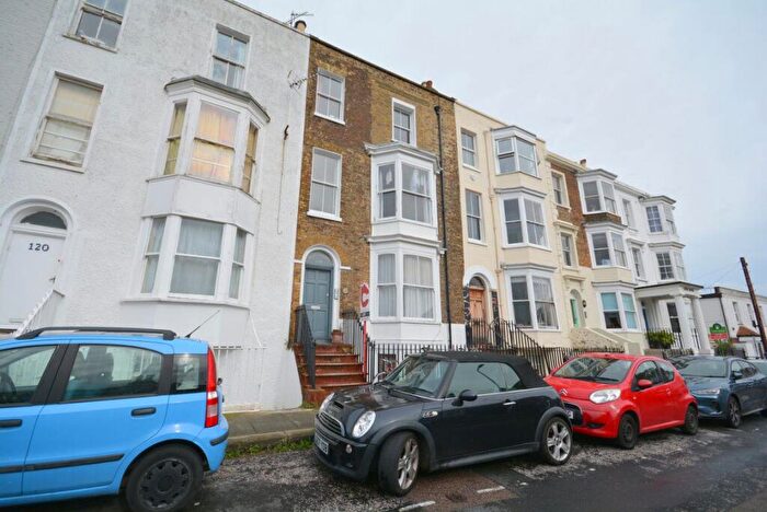 2 Bedroom Flat To Rent In Grosvenor Place, Margate, CT9