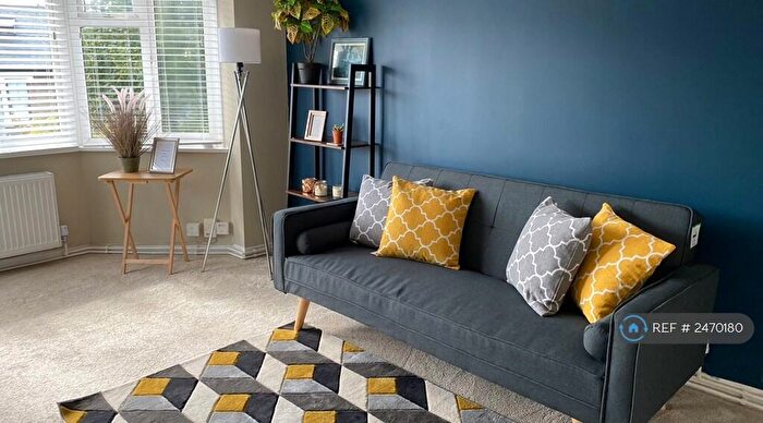 2 Bedroom Flat To Rent In The Bittoms Court, Kingston Upon Thames, KT1