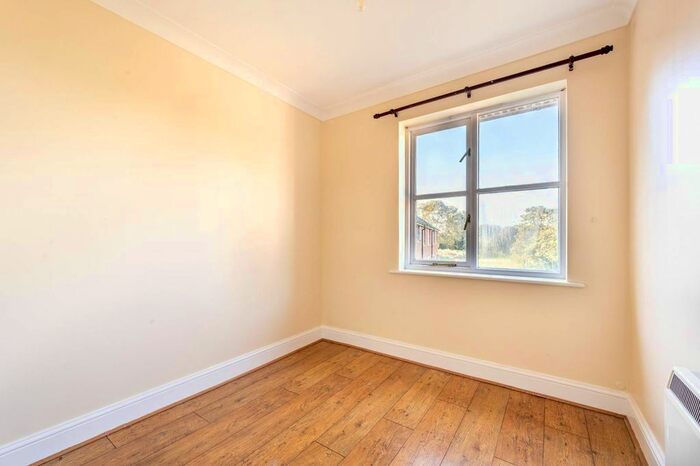 2 Bedroom Flat To Rent In Canadian Avenue, Catford, London, SE6