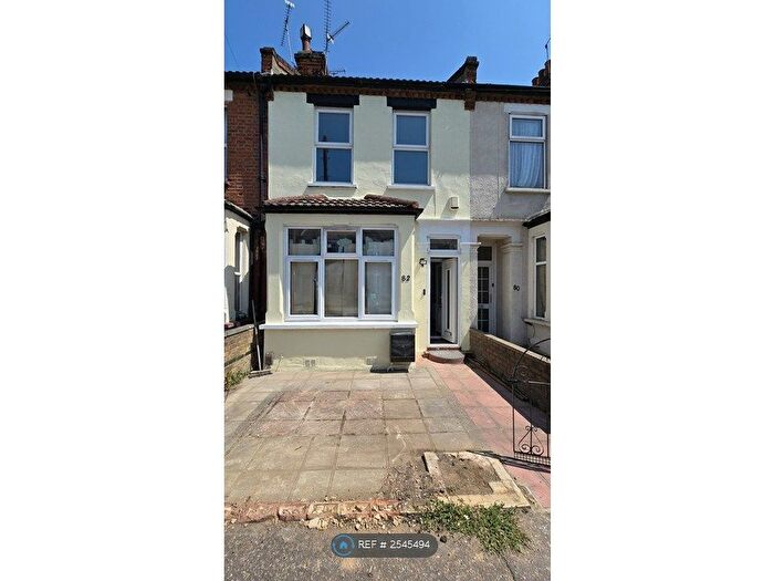 4 Bedroom Terraced House To Rent In Bournemouth Park Road, Southend-On-Sea, SS2