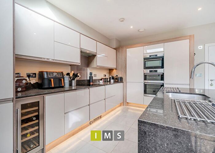 4 Bedroom Detached House For Sale In Simpson Drive, Upper Heyford, OX25