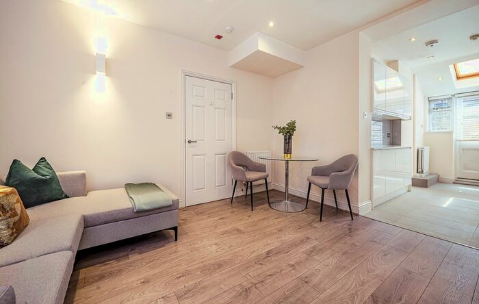 1 Bedroom Flat To Rent In Vincent Square, London, SW1P