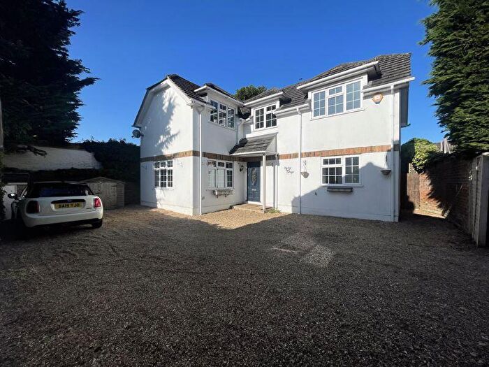 4 Bedroom Detached House For Sale In Beaconsfield - Central Old Town Location, HP9