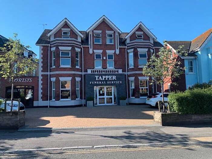 2 Bedroom Flat To Rent In Parkstone Road, Poole, BH15