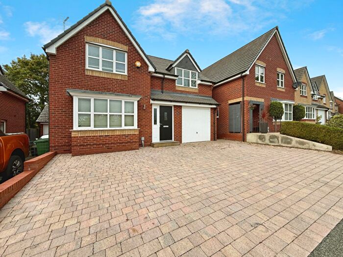 4 Bedroom Detached House For Sale In Oakfield Court, Wrexham, LL11
