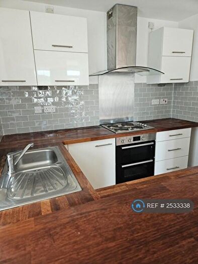 1 Bedroom Flat To Rent In West Wycombe Road, High Wycombe, HP11