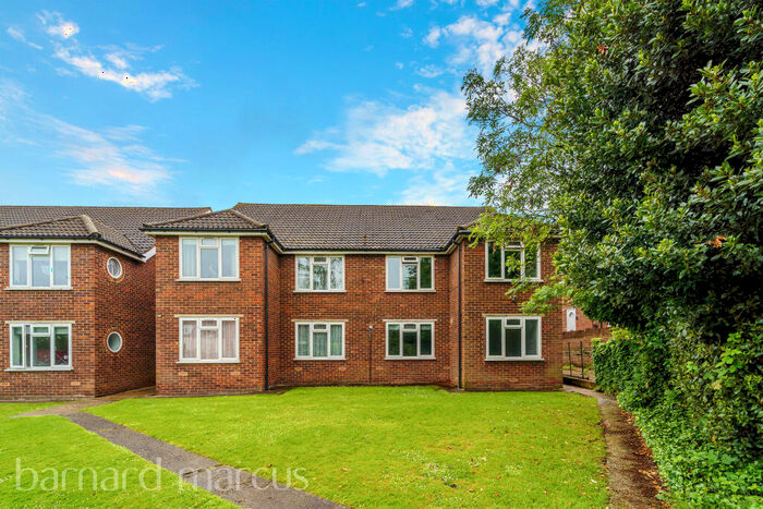 2 Bedroom Apartment To Rent In St. Philips Avenue, Worcester Park, KT4