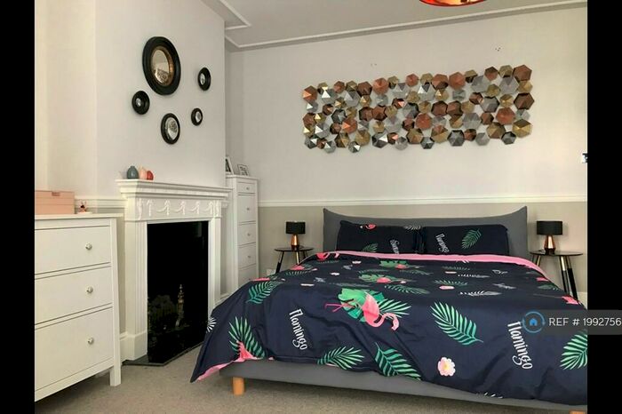 2 Bedroom Detached House To Rent In Lordship Lane, London, SE22