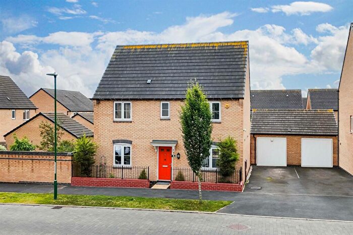 4 Bedroom Detached House For Sale In Chalfont Drive, Beechdale, Nottinghamshire, NG8
