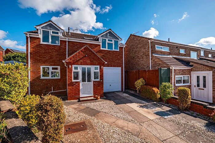 3 Bedroom Detached House For Sale In Sumner Close, Hampton Magna, CV35
