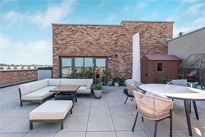 2 Bedroom Flat For Sale In Patagonia Way, Cambridge, CB3