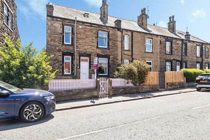 3 Bedroom End Of Terrace House For Sale In Fountain Street, Morley, Leeds, LS27