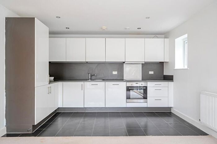 2 Bedroom Flat To Rent In Carolina Drive, High Wycombe, HP11