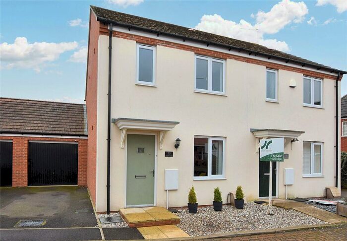 3 Bedroom Semi-Detached House For Sale In Potteries Lane, Chilton, Didcot, Oxfordshire, OX11