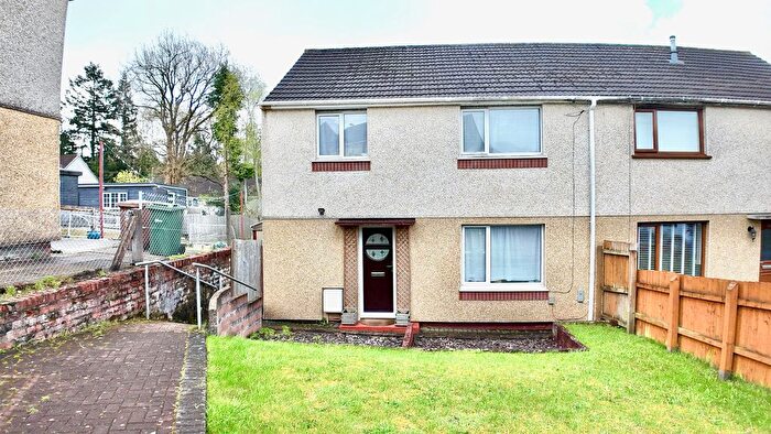 3 Bedroom Semi-Detached House For Sale In Overdene, Pontllanfraith, NP12