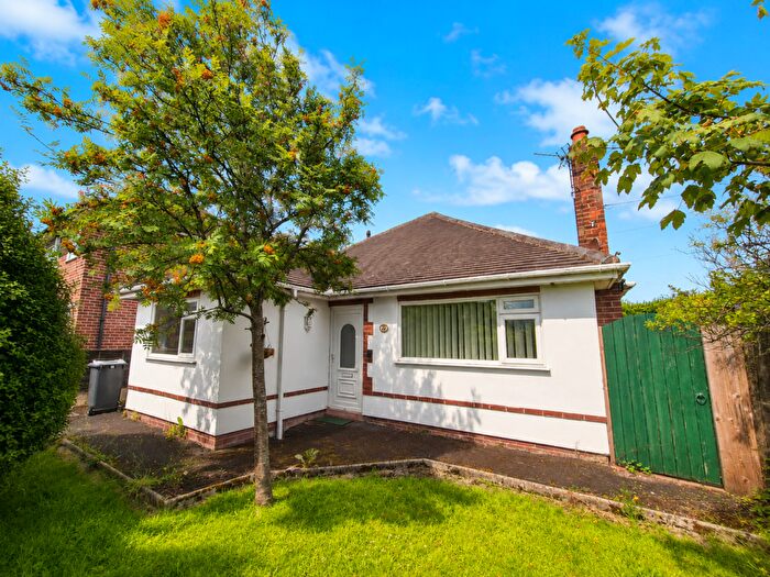 2 Bedroom Bungalow For Sale In Leach Lane, Lytham St. Annes, Lancashire, FY8