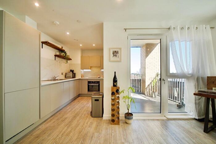 1 Bedroom Flat For Sale In Forest Road, Walthamstow, London, E17
