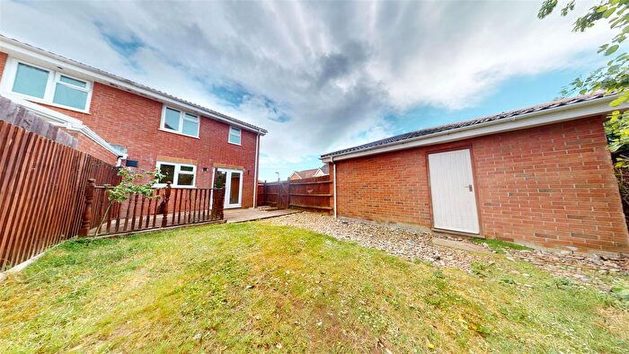 3 Bedroom Semi-detached House To Rent In Pugmill Lane, Chickerell, Weymouth, DT3
