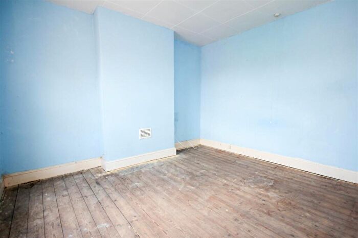 3 Bedroom Terraced House For Sale In Great Park Street, Wellingborough, NN8