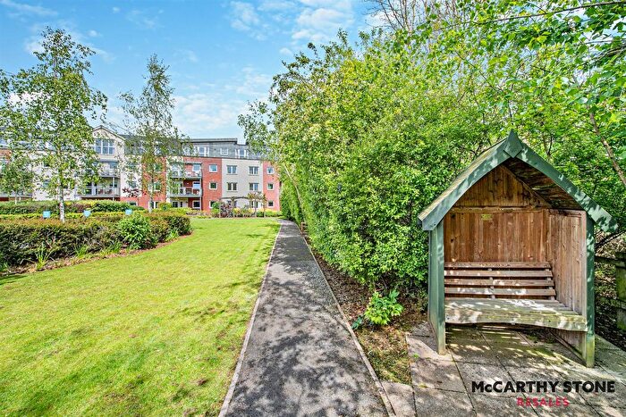 1 Bedroom Flat For Sale In Ellisfields Court, Mount Street, Taunton, TA1