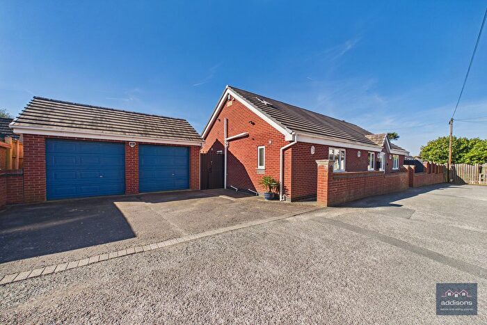 4 Bedroom Detached Bungalow For Sale In Mill Road, Orrell, Wigan, WN5