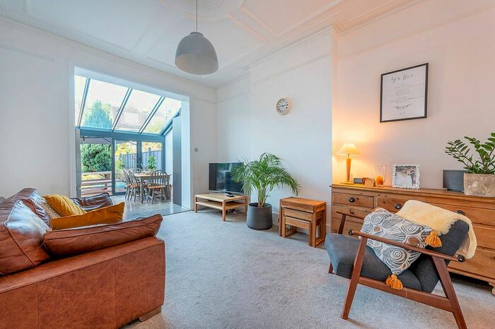 2 Bedroom Flat To Rent In Dukes Avenue, Chiswick, London, W4