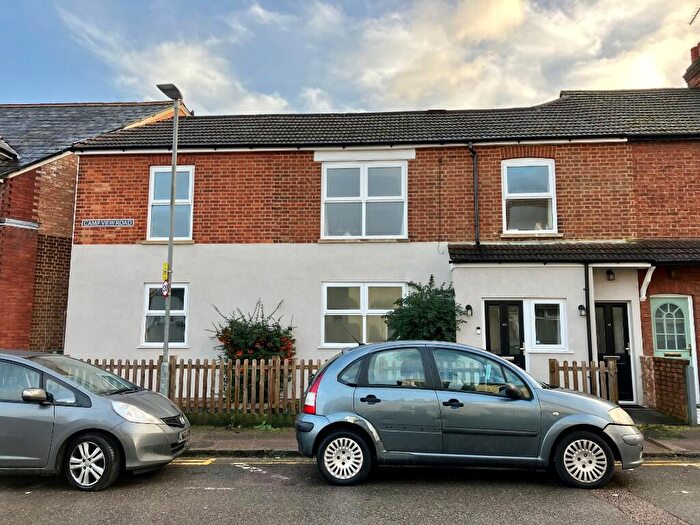2 Bedroom Maisonette To Rent In Camp View Road, St. Albans, Hertfordshire, AL1