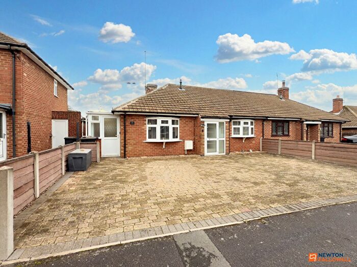 2 Bedroom Bungalow For Sale In Clover Place, Thringstone, LE67