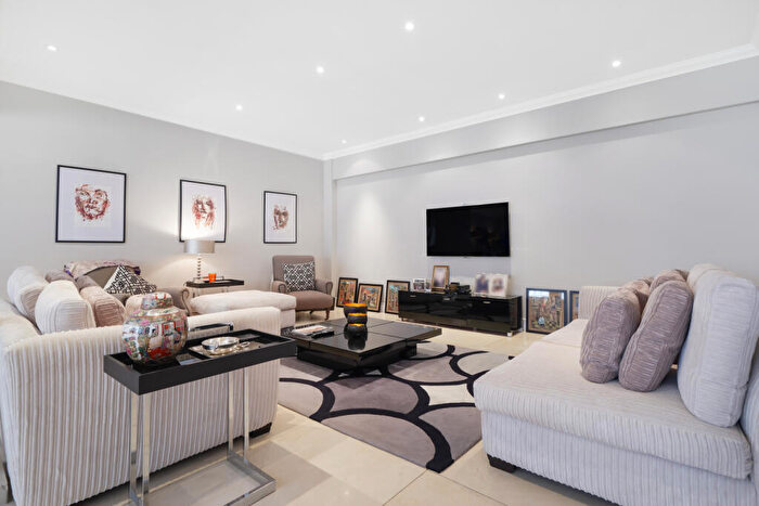 5 Bedroom Terraced House To Rent In Townshend Road, St John's Wood, NW8