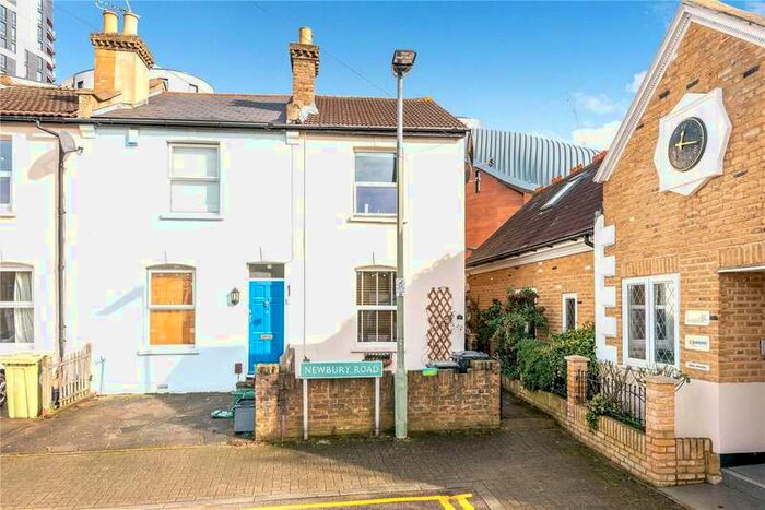 2 Bedroom End Of Terrace House To Rent In Newbury Road, Bromley, London, BR2