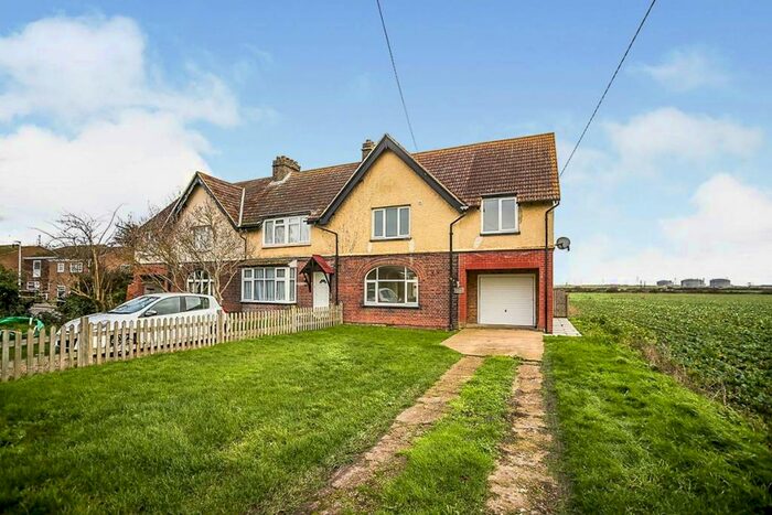 3 Bedroom Terraced House To Rent In Binney Road, Allhallows, Rochester, Kent, ME3