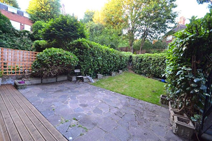 3 Bedroom Flat To Rent In Frognal, London, NW3