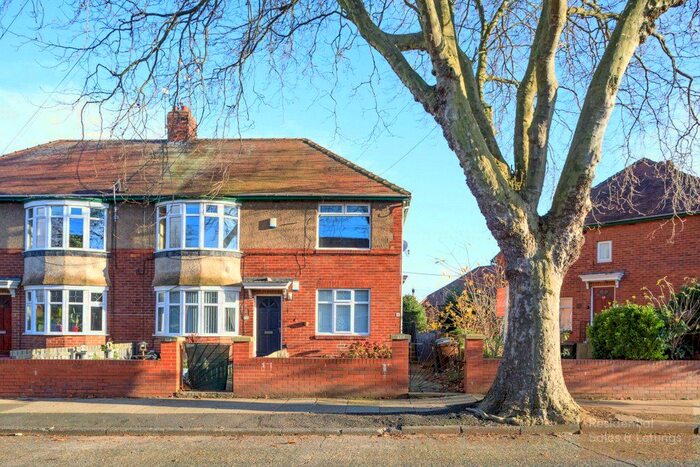 2 Bedroom Flat To Rent In Linthorpe Road, Gosforth, Newcastle Upon Tyne, NE3