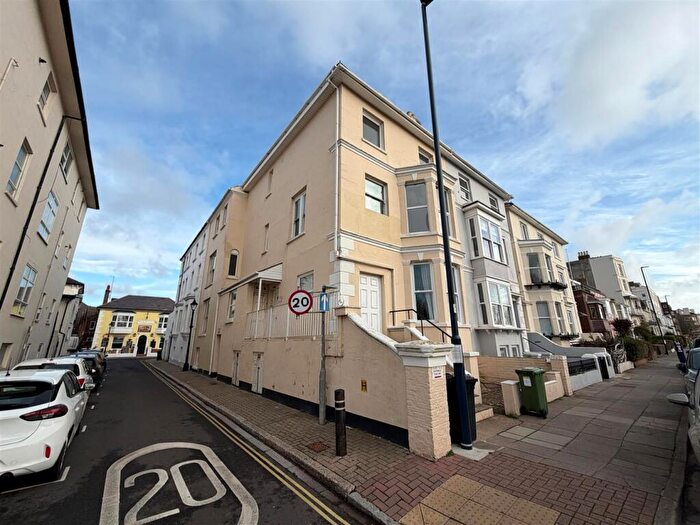 2 Bedroom Flat To Rent In Clarence Parade, Southsea, Hampshire, PO5