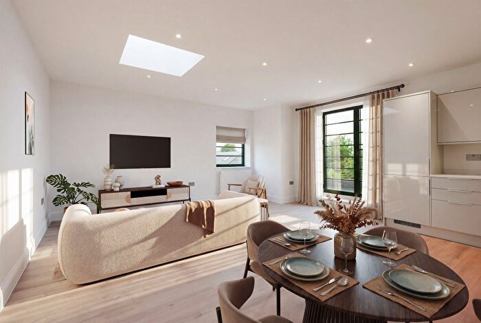 3 Bedroom Flat For Sale In Barton Green, New Malden, KT3