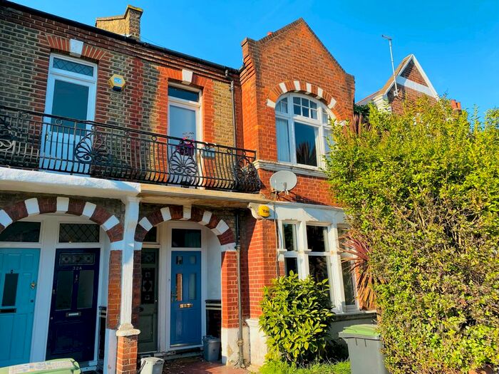 2 Bedroom Flat To Rent In Stondon Park, London SE23