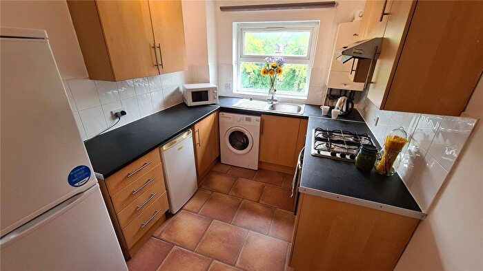 2 Bedroom Flat To Rent In Wilmslow Road, Didsbury, Manchester, M20