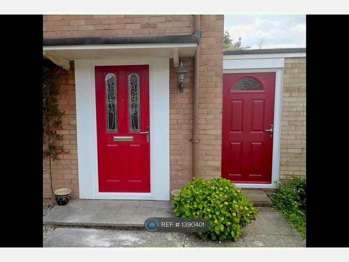 3 Bedroom Semi-Detached House To Rent In Huntsmoor Road, Tadley, RG26