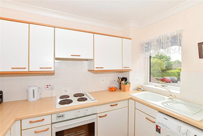 2 Bedroom Flat For Sale In Alma Road, Reigate, Surrey, RH2