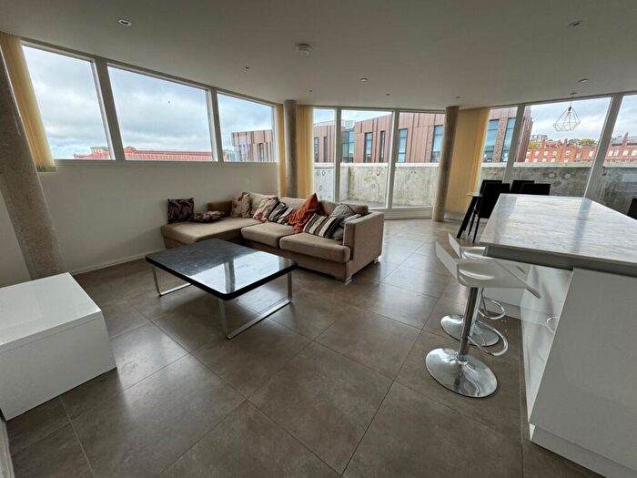 2 Bedroom Flat To Rent In Canal Street, Nottingham, Nottinghamshire, NG1