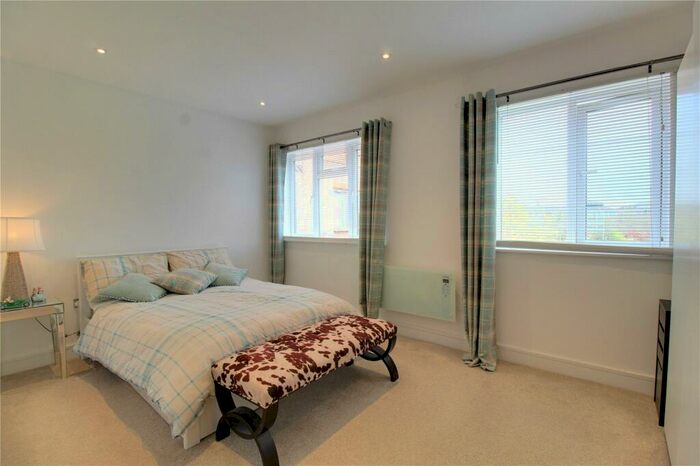 1 Bedroom Flat For Sale In Bartley Way, Hook, RG27