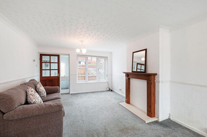 3 Bedroom End Of Terrace House For Sale In Greenfield Avenue, Marlbrook, Bromsgrove, B60
