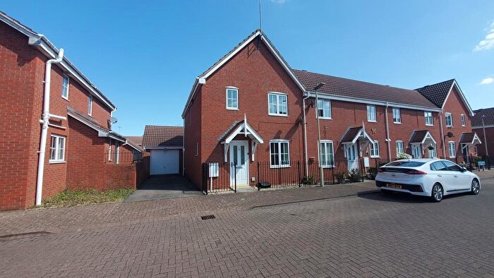 3 Bedroom Semi Detached House To Rent In Garlandstone Walk, Hempsted, GL2